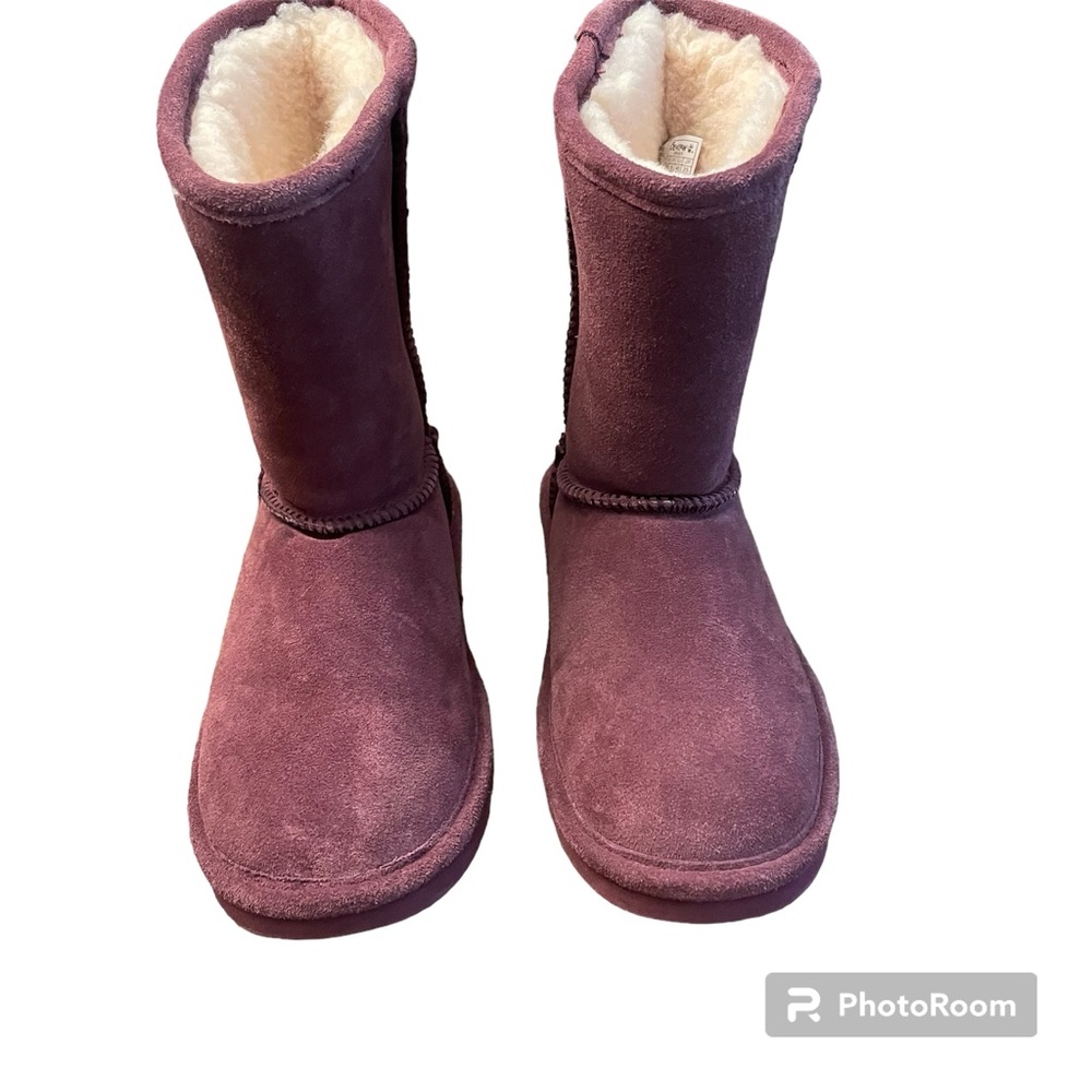 BEARPAW Elle Short (Women's) Boot Size 7-8 Purple/Plum